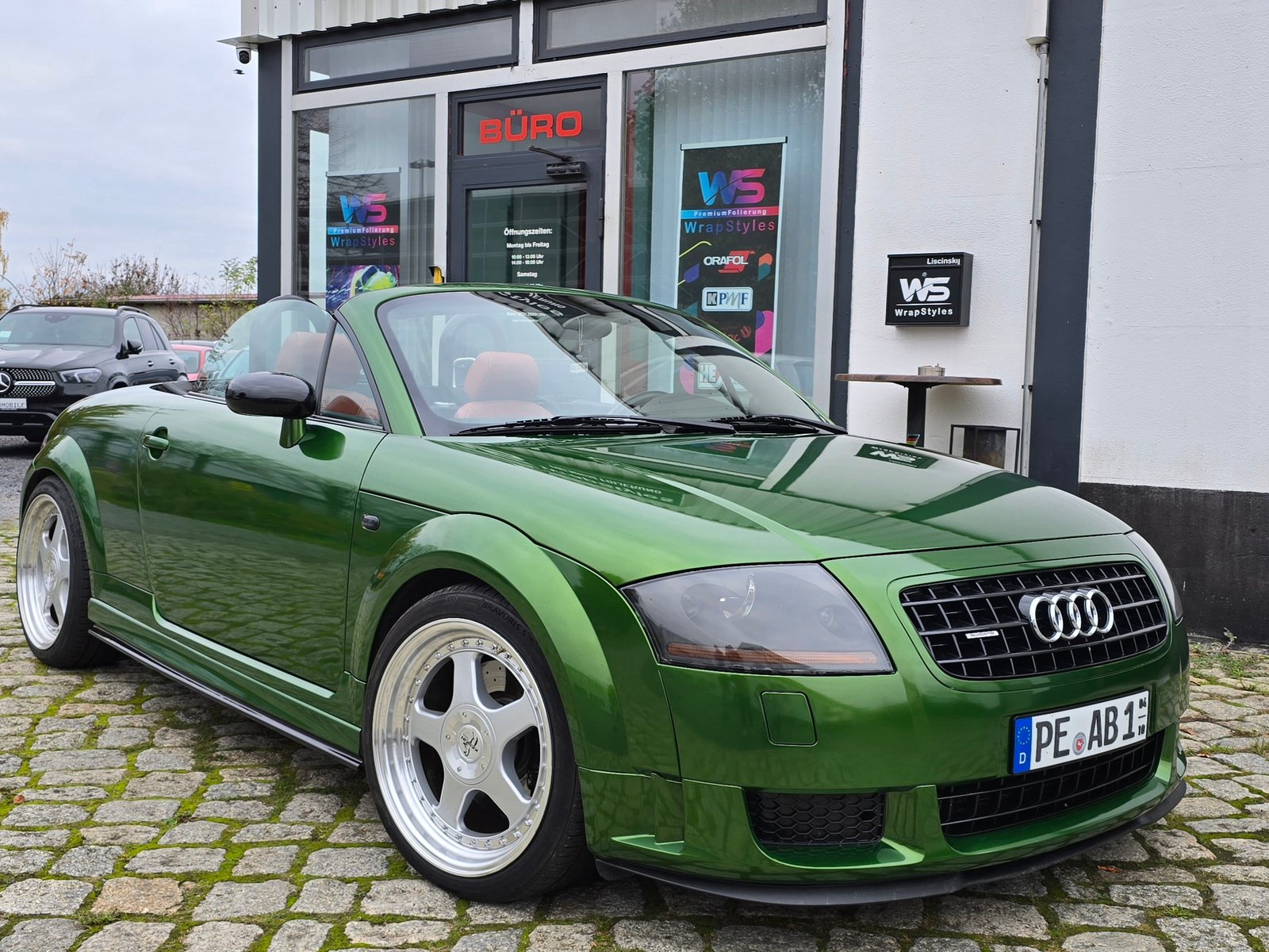 Audi TT green